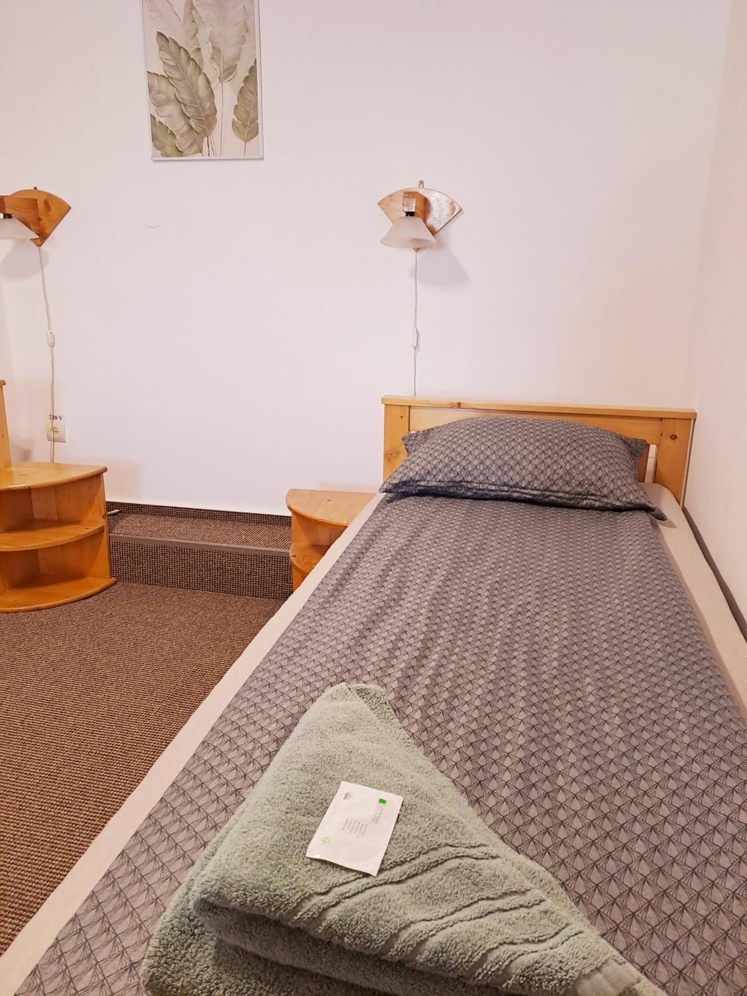 7 Level Panzio, Ultra Central, Self Check-In, Self-Catering Hotell Miercurea Ciuc Rum bild