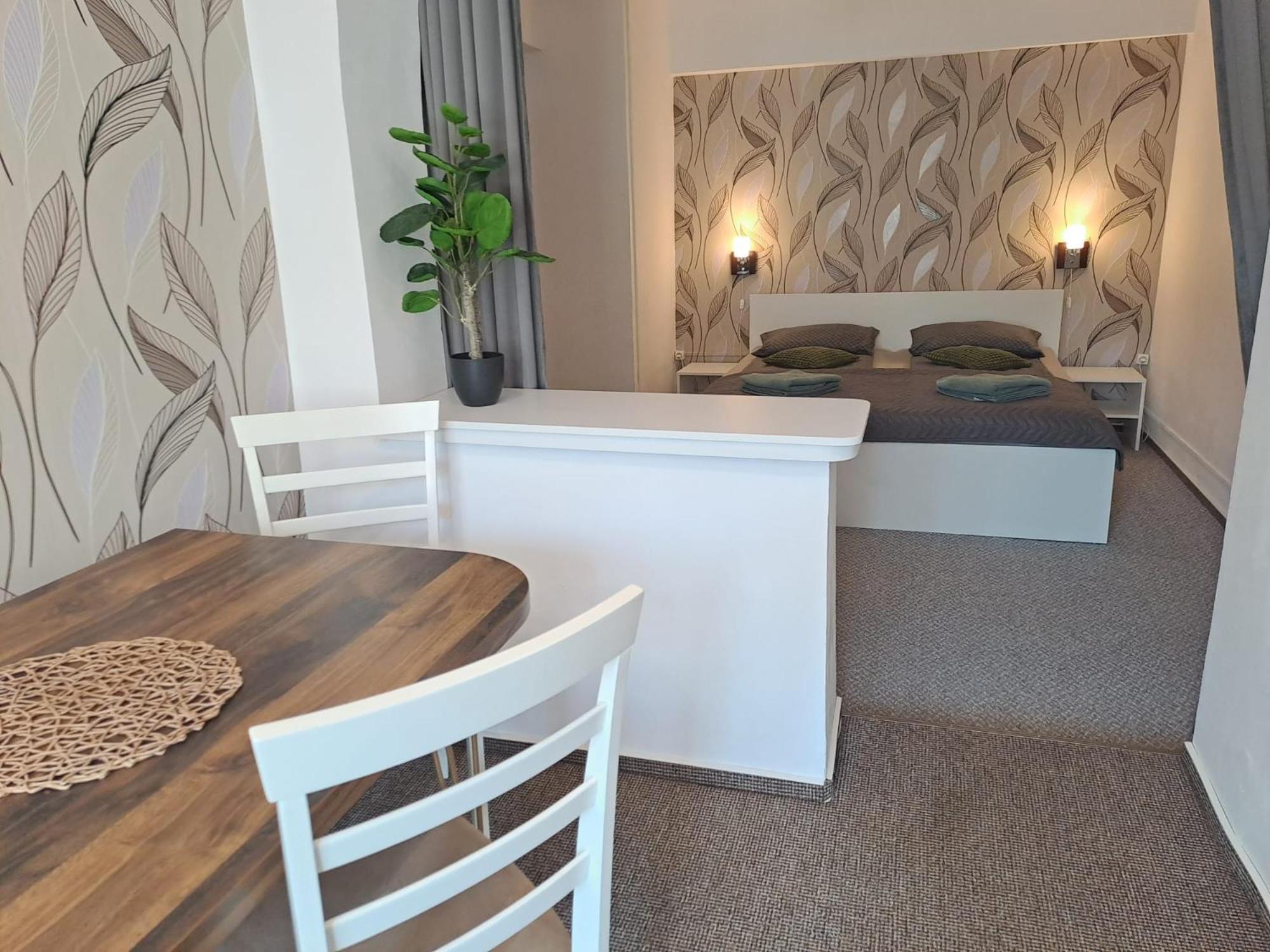 7 Level Panzio, Ultra Central, Self Check-In, Self-Catering Hotell Miercurea Ciuc Exteriör bild