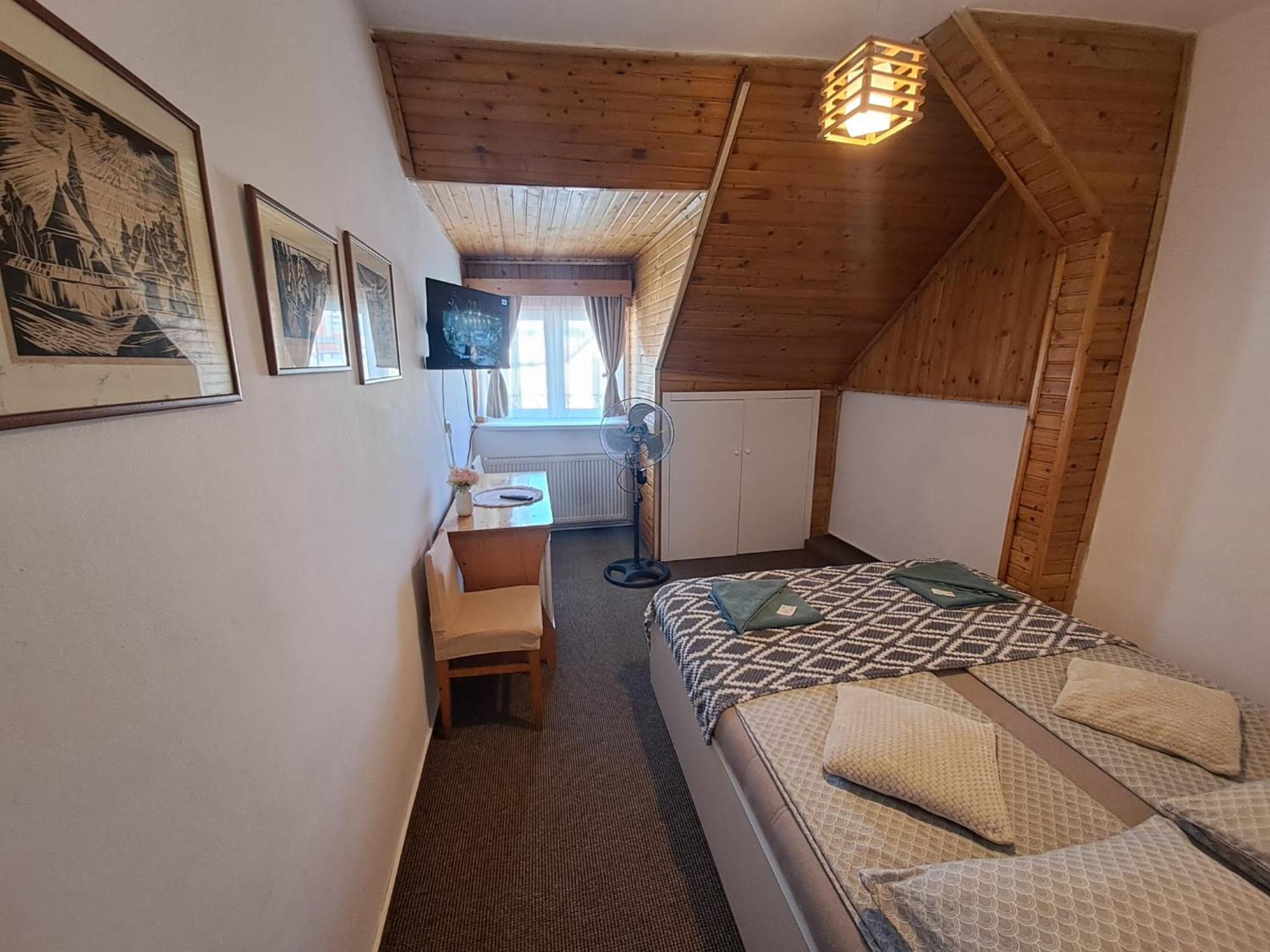 7 Level Panzio, Ultra Central, Self Check-In, Self-Catering Hotell Miercurea Ciuc Exteriör bild